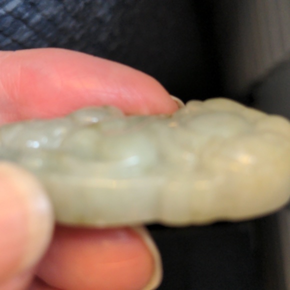 Genuine Jade carved pendant necklace.  Burmese celadon.  18k over 925 chain. - Picture 7 of 7